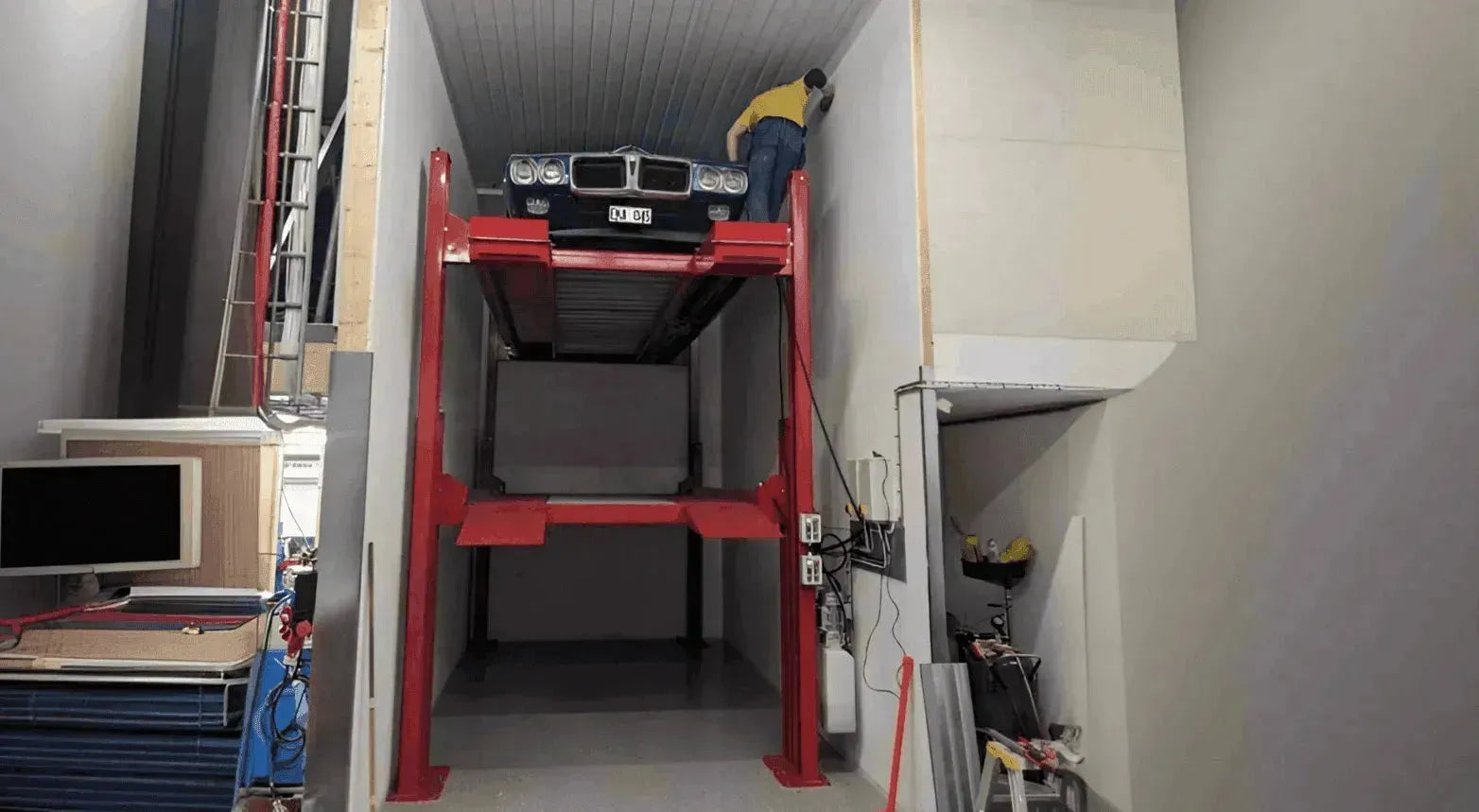 Load video: 3E triple automotive storage lift by Kettp